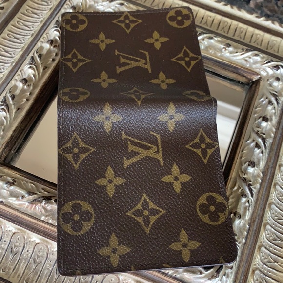 Louis Vuitton Men's Vintage Monogram Wallet - Picture 3 of 16